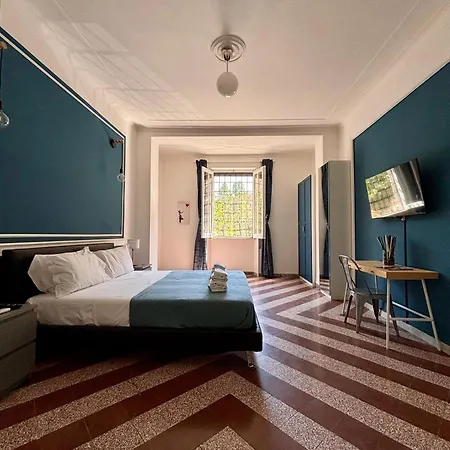 The Place Strozzi * Ρώμη