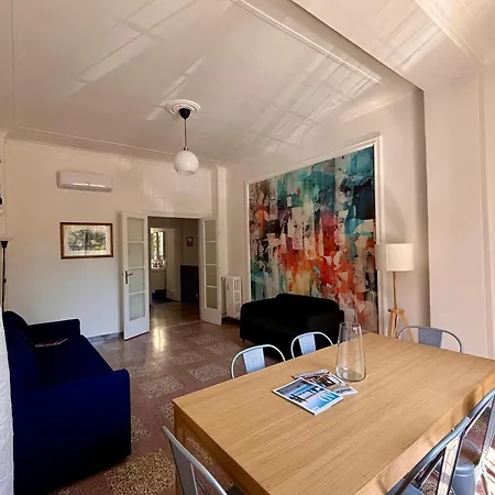 The Place Strozzi * Ρώμη